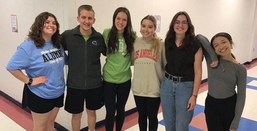 The Oracle senior staff members -- Avery Gallant, Andrew Deal, Hannah Stelitano, Julia Barbati, Sarah Naccarato, and Kamaria Mutadabur