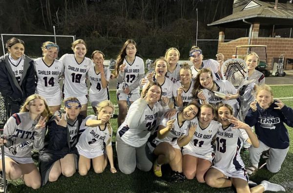 Shaler Area Girls Lacrosse team after defeating North Allegheny, 9-7.